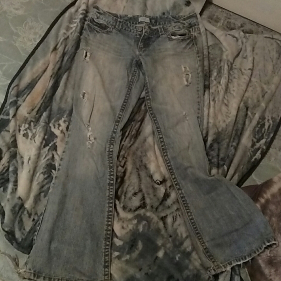 Skinny Flare Distressed Riped American Eagle Jeans - Picture 2 of 6